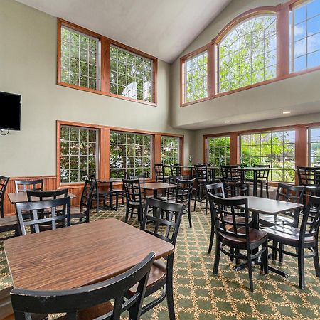 Howard Johnson By Wyndham Traverse City Exterior foto